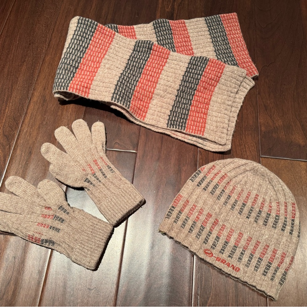 JEANSWEST 100% Lambswool Hat, Scarf and Gloves